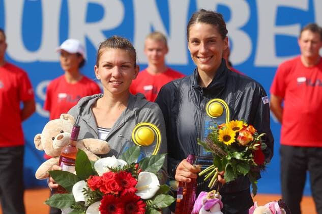 15.06.2013 - Tennis - Nürnberger Versicherungs Cup 2013 - Einzel Finale - WTA Tennis Damen - JueRa - Andrea Petkovic (GER, rechts) mit Simona Halep (ROU, links)