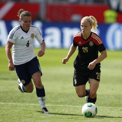 MAIER Leonie (DFB Frauen-Nationalmannschaft) und LOVE Joanne (SWF Frauen-Nationalmannschaft Schottland), Aktion EP_jge