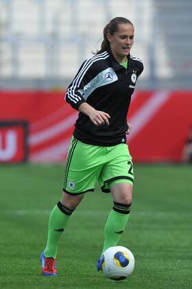 Fussball Frauen Länderspiel Deutschland - Schottland am 15.06.2013 im Stadion Essen in Essen Laura Benkarth ( Deutschland )