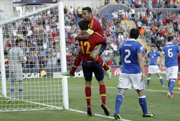 Final match of the U-21 European Cup played between Italy and Spain. In this picture, Thiago celebrates with Morata his first goal. xCARLOSxBARAJASx 