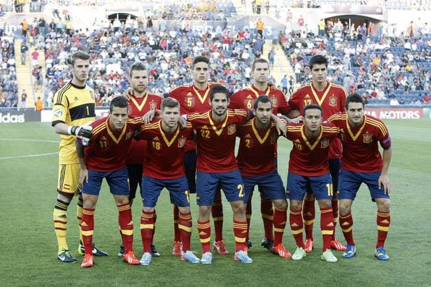 Mannschaftsbild Spanien, hi.v.li.: David de Gea, x, Marc Bartra, Inigo Martinez, Alvaro Morata - Vorn: Cristian Tello, Alberto Moreno, Isco, Martin Montoya, Thiago Alcantara, Koke Final match of the U-21 European Cup - Spain national first team players. xCARLOSxBARAJASx