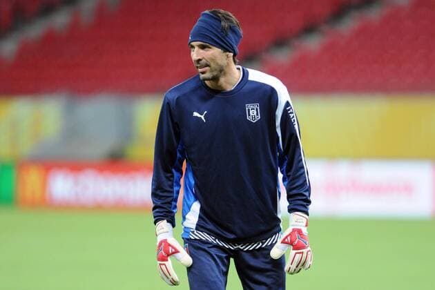 RECIFE, June 18, 2013 - Italy s goalkeeper Gianluigi Buffon attends a training session at the Arena Pernambuco Stadium, in Recife, Brazil, on June 18, 2013. Italy will face Japan on Wednesday in its second match during the the FIFA Confederations Cup Brazil 2013. (Xinhua Nicolas Celaya) (fnc) (sp) (SP)BRAZIL-RECIFE-CONFEDERATIONS-ITALY 