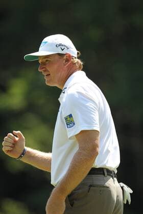Ernie ELS (RSA) auf dem Green beim Eagle Putt Einzelbild, angeschnitten, angeschnittenes einzelmotiv, halbfigur, halbe Figur, hochformat, vertikal, Aktion, EP_ckt
