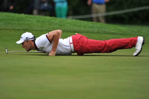 Maximilian KIEFFER (GER) beim lesen der Pulinie. Deutschland, Eichenried: Golf, European Tour: 25. BMW International Open 3. Tag am 22.06.2013, Golfclub München Eichenried.