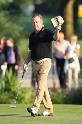 Miguel Angel JIMENEZ (ESP) auf dem Green Freisteller, Ganzkörper, Ganzfigur, Einzelaktion, hoch , hochformat, vertikal, Aktion, EP_ckt