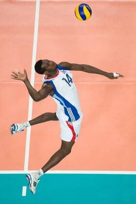 Volleyball, FIVB World League, Deutschland vs. Kuba 22.06.13, Arena Bremen, Bremen Angriff Yordan Bisset ( 14 CUB)