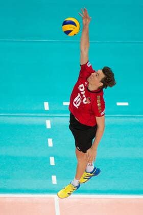 Volleyball, FIVB World League, Deutschland vs. Kuba 22.06.13, Arena Bremen, Bremen Angriff Jochen Schöps Schoeps ( 10 GER)