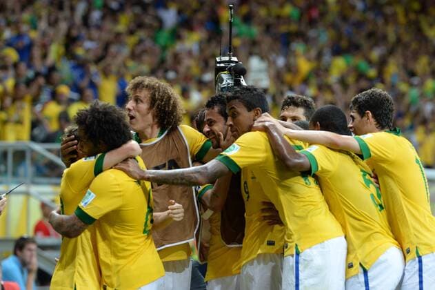 Fred - Torjubel mit David Luiz und Luiz Gustavo - Italien - Brasilien Arena Fonte Nova. Salvador BA - 22 06 2013. x(2113)xMauroxAkinxNassorx xFotoax  (17132)
