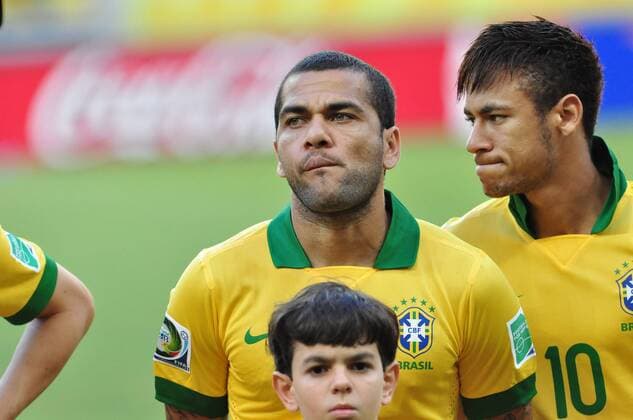 Daniel Alves und Neymar - Confederations Cup 2013 - Italien vs Brasilien - SALVADOR, BA - 22 06 2013 ( x(2113)xMauroxAkinxNassorx xFotoax 