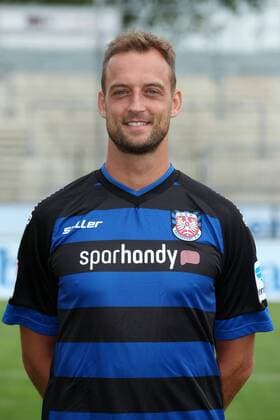 Fußball, 2. Liga, Saison 2013 2014, FSV Frankfurt. Björn Schlicke. Brustsponsor Trikotsponsor Sponsor sparhandy