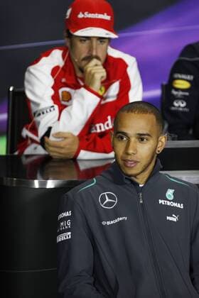 Motorsports: FIA Formula One World Championship 2013, Grand Prix of Great Britain, 10 Lewis Hamilton (GBR, Mercedes AMG Petronas F1 Team), 3 Fernando Alonso (ESP, Scuderia Ferrari), xHOCHxZWEIx
