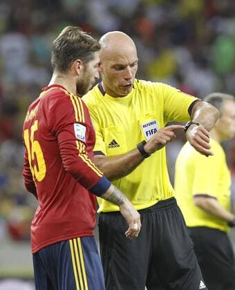 Semifinal of Confederations Cup between Spain and Italy. In this picture, Sergi Ramos and Howard Webb. xPABLOGARCIAx 