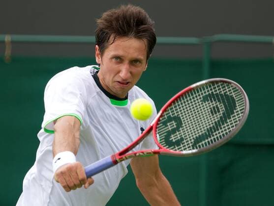PROPAGANDA20130628 Tennis: Wimbledon Championship 2013, Sergiy Stakhovsky (UKR) during the Gentlemen s Singles 3rd Round match on day five of the Wimbledon Lawn Tennis Championships at the All England Lawn Tennis and Croquet Club. (Hinweis: Verwendung nur in Deutschland, Österreich oder Schweiz - only Germany, Austria and Switzerland) xHOCHxZWEIx xPropagandax 