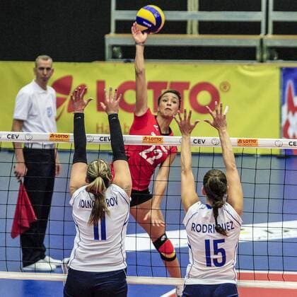 Deutschland, Hamburg, CU Arena, Volleyball , Frauen Nationalmannschaft , European League, Deutschland (GER) - Israel (ISL), Lisa Izquierdo(GER), Elvira Kolnogorov, Gisela Rodriguez(ISL)