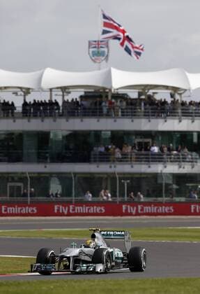 Motorsports: FIA Formula One World Championship 2013, Grand Prix of Great Britain, 10 Lewis Hamilton (GBR, Mercedes AMG Petronas F1 Team), xHOCHxZWEIx