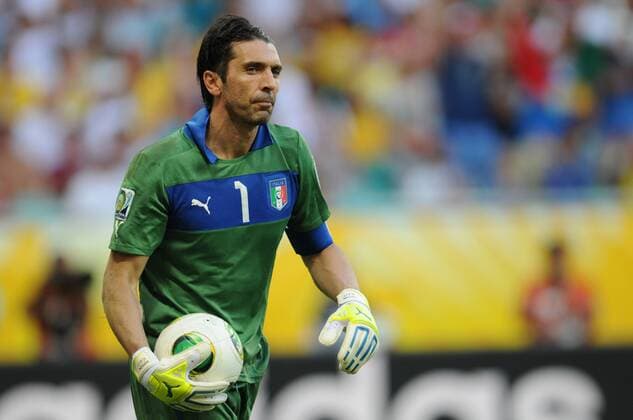 Italy s goalkeeper Gianluigi Buffon reacts during the FIFA s Confederations Cup Brazil 2013 match for the third place against Uruguay in Salvador, Brazil, on June 30, 2013. Italy won 5-4. (Xinhua Nicolas Celaya) (SP)BRAZIL-SALVADOR-CONFEDERATIONS-URUGUAY VS ITALY 
