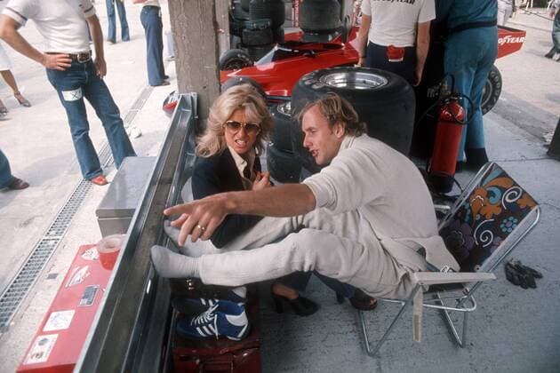 Motorsport, Formel 1, Ehefrauen der Ikonen - Archivbilder Hans Joachim Stuck (BR Deutschland Brabham Alfa Romeo) mit seiner Frau Bärbel