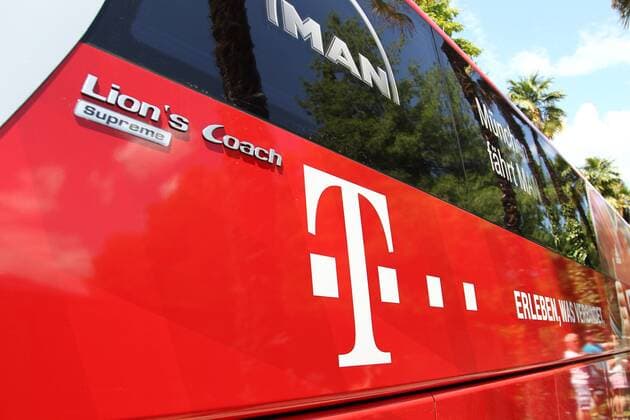Ankunft des Mannschaftsbusses am Hotel Lido Palace --- FC Bayern München --- Trainingslager Trentino --- Fussball --- 1.Bundesliga --- 04.07.2013