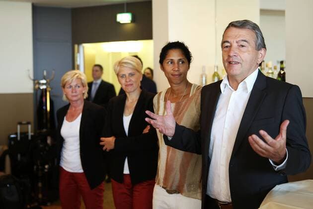 FRANKFURT AM MAIN, GERMANY - JULY 07: (L-R) Head coach Silvia Neid, Manager Doris Fitschen, Steffi Jones and DFB President Wolfgang Niersbach attend the Germany women s national team departure to Sweden at Frankfurt Airport on July 7, 2013 in Frankfurt am Main, Germany. Local Caption Doris Fitschen; Silvia Neid; Steffi Jones; Wolfgang Niersbach