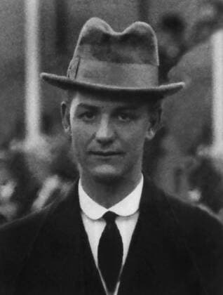 Football - 1921 22 season Manchester United s Clarence Hilditch (also known as Clarrie or Lal). He later was briefly manager in 1926 7. 