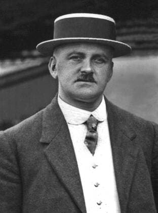 Fußball, Trainerhistorie FC Burnley von 1896 bis heute Football - 1908 1909 season Manchester United manager and secretary Ernest Mangnall. 
