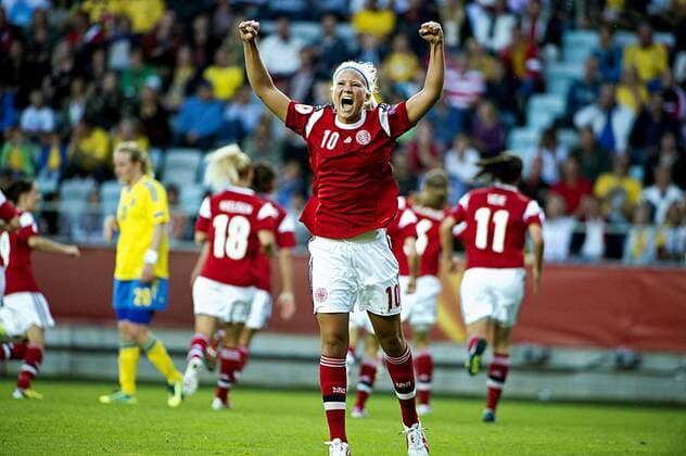 Sweden Göteborg 2013 07 10 UEFA Womens Euro 2013 Sweden vs Denmark Marianne Knudsen(DEN) scores the frist goal 0-1 jubelation by Pernille Harder(DEN) KP031002 