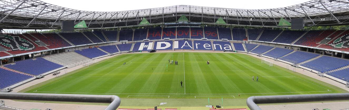 Ehemaliges Niedersachsenstadion - dann Umbau in AWD Arena - jetzt HDI Arena - hier am 11.07.2013