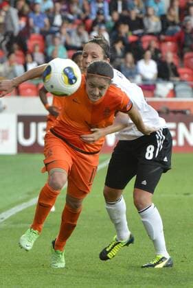 Sweden Växjö 20130711 fotball UEFA Womens Euro 2013 Germany vs Netherlands Nadine Kessler ( GER ) Sherida Spitze ( NED ) KP031002 