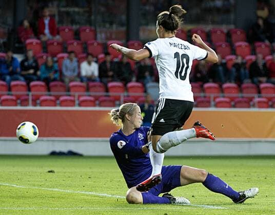 Sweden Växjö 2013 07 11 UEFA Womens Euro 2013 Germany(GER) vs Netherlands(NED) Dzsenifer Marozsan(GER) and goalie Loes Geurts(NED) KP031002 