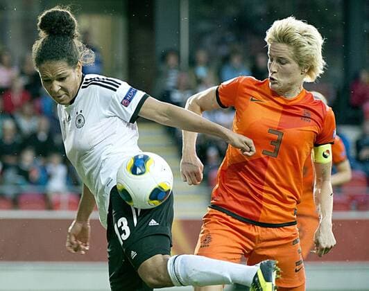 Sweden Växjö 2013 07 11 UEFA Womens Euro 2013 Germany(GER) vs Netherlands(NED) Celia Okoyino da Mbabi (GER) Daphne Koster(NED) KP031002 