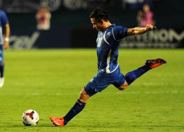 July 12, 2013: Salvador s Rodolfo Zelaya Garcia (11) in action during the Honduras v Salvador in the CONCACAF Gold Cup Game at Sun Life Stadium in Miami Gardens, Florida. SOCCER: JUL 12 CONCACAF Gold Cup - Honduras v El Salvador Icon130712008 EDITORIAL USE ONLY
