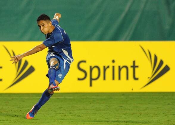 July 12, 2013: Salvador s Osael Romero Castillo (8) in action during the Honduras v Salvador in the CONCACAF Gold Cup Game at Sun Life Stadium in Miami Gardens, Florida. SOCCER: JUL 12 CONCACAF Gold Cup - Honduras v El Salvador Icon130712006 EDITORIAL USE ONLY