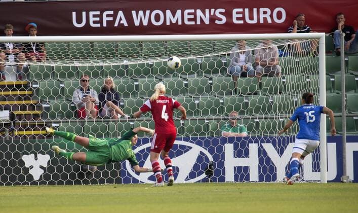 Sweden 20130713 Halmstad Örjans vall UEFA Women s EURO 2013 Italy vs Denmark 2-0 Ilaria Mauro Italy - Stina Petersen - Christina Örntoft KP0500001 