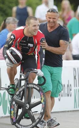 RADSPORT - DEUTSCHE MEISTERSCHAFTEN BAHN - 13.07.2013, OBERHAUSEN-RHEINHAUSEN (BADEN), FINALE SPRINT DER MÄNNER, SIEGER ROBERT FÖRSTEMANN FÖRSTEMANN (GERA) MIT COACH EMU RAASCH, -