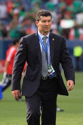 Mexico s Head Coach Jose Manuel de la Torre reacts during the Gold Cup 2013 soccer match between Martinique and Mexico in Denver, Colorado, the United States, on July 14, 2013. (Xinhua Alfredo Lopez Jam Media) (rt) (SP) 