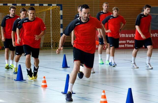 HBL Handball Bundesliga 11.07.2013 Füchse Berlin Training vlnr Fredrik Raahauge PETERSEN 83 Füchse Mattias ZACHRISSON 21 Füchse Bartlomiej JASZKA 24 Füchse Iker ROMERO FERNANDEZ 18 Füchse Pavel HORAK 28 Füchse Colja LÖFFLER 2 Füchse