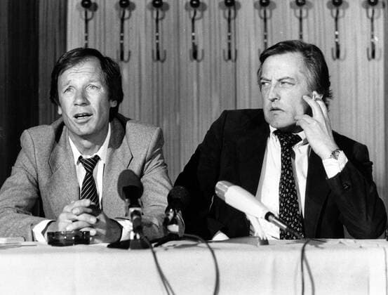 Trainer Helmut Benthaus (li.) und Präsident Gerhard Mayer Vorfelder (beide VfB Stuttgart)