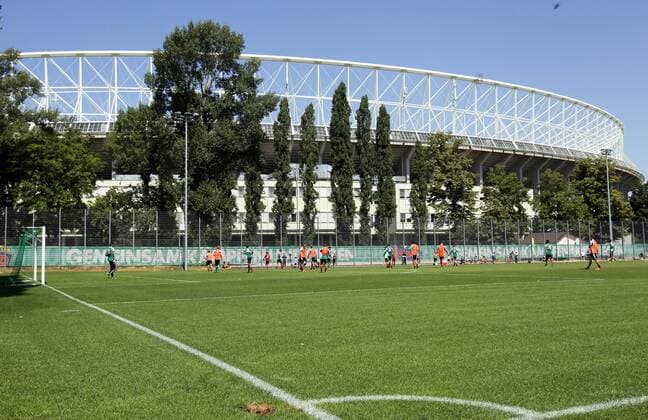 FUSSBALL - Rapid, Training WIEN,AUSTRIA,17.JUL.13 - FUSSBALL - tipp3 Bundesliga powered by T-Mobile, SK Rapid Wien, Training. Bild zeigt eine Uebersicht vom Trainingsgelaende vor dem Ernst-Happel-Stadion. 