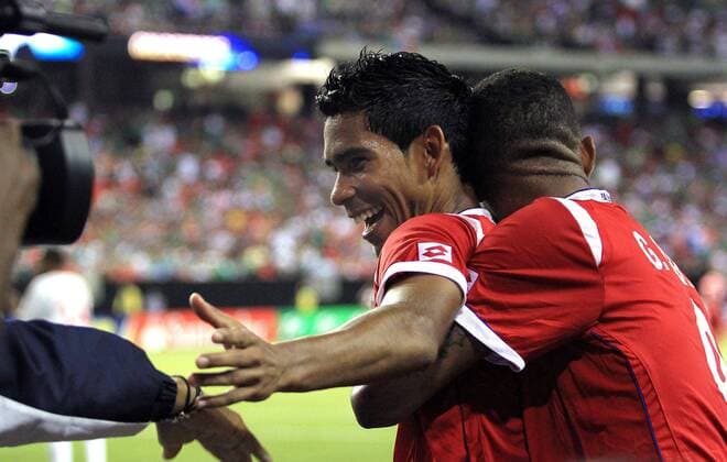 ATLANTA, July 20, 2013 - Carlos Rodriguez (L) of Panama celebrates with his teammate Gabriel Torres during the Gold Cup 2013 quarterfinals match against Cuba in the Georgia Dome Stadium in Atlanta, the United States, on July 20, 2013. (Xinhua Alfredo Lopez Jam Media) (rt) (SP)US-ATLANTA-SOCCER-GOLD CUP-PANAMA VS CUBA 