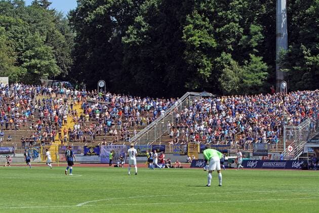 Fußball, Stadiongeschichte 1. FC Saarbrücken Saarbrücker Ludwigspark, Fans des 1. FC Saarbrücken .