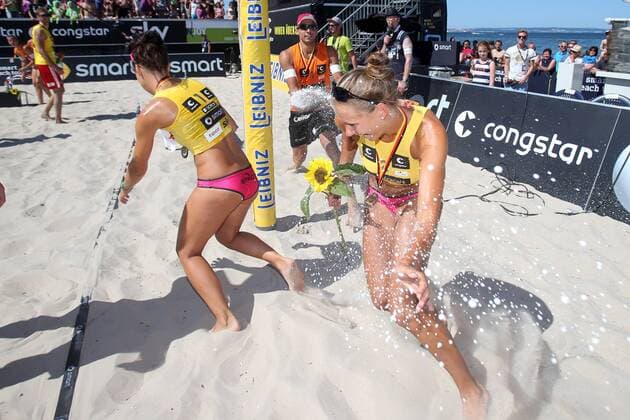 Beachvolleyball: smart beach tour Binz 2013, Supercup - super cup, Sophie Colditz und Kristina Schlechter (3.Platz), xHOCHxZWEIx xMaltexChristiansx