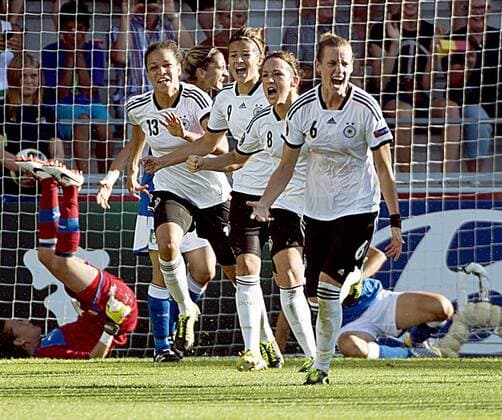 Vaxjo 2013 07 21 UEFA Womens Euro 2013 Italy(ITA) vs Germany(GER) Simone Laudehr(GER) 0-1 KP0300 