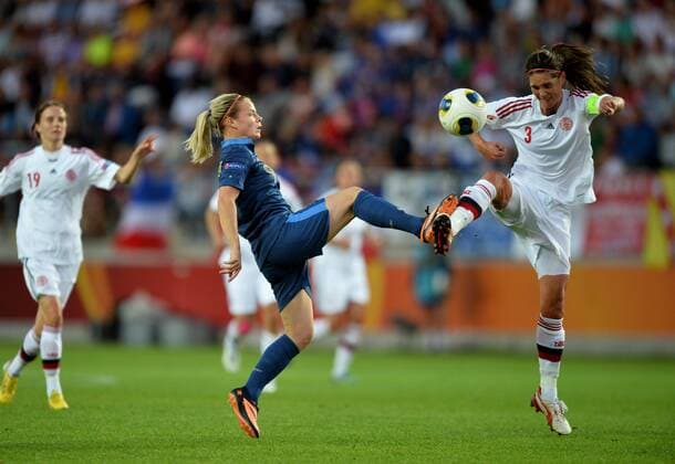 Eugenie Le Sommer (fra) - Katrine Sondergaard Pedersen (den) Frankreich vs Dänemark - Viertelfinale - UEFA Euro - 2013 - 22 07 2013 AnthonyBIBARD 
