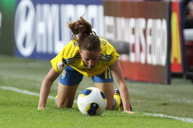 24.07.2013, xfsx, Frauen Europameisterschaft 2013, Halbfinale, Deutschland - Schweden, v.l. Antonia Göransson (Schweden) am Boden