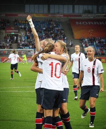 Norway vs Denmark - Caroline Graham Hansen Ingvild Isaksen Solveig Gulbrandsen Marit Fiane Christensen Foto: OlexMariusxFjalsett 