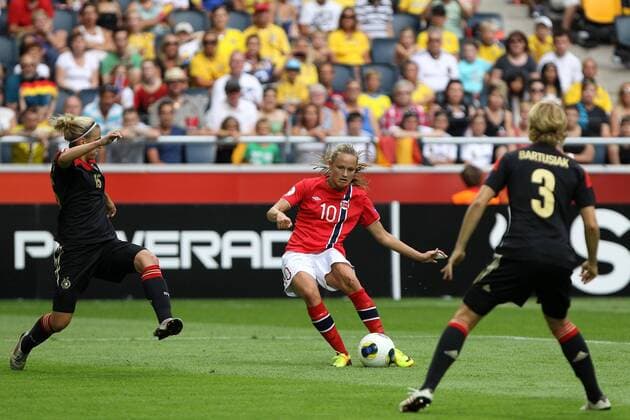 28.07.2013, xfsx, Fussball EM 2013 Finale, Deutschland - Norwegen, v.l. Jennifer Cramer (Deutschland), Caroline Graham Hansen (Norwegen), Saskia Bartusiak (Deutschland)