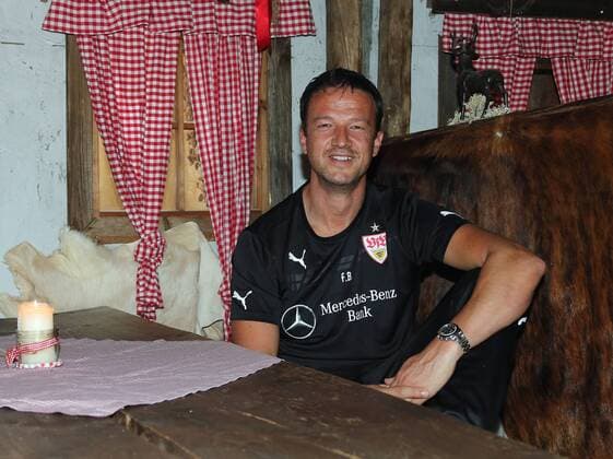 25.07.2013, Fußball 1. Bundesliga Saison 2012 - 2013 VfB Stuttgart Trainingslager in Donaueschingen: Presserunde mit Fredi Bobic (Vorstand Sport) in der Öventhütte