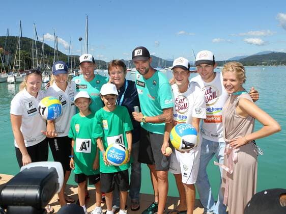 Beachvolleyball. Beach Volleyball Grand Slam 2013. Pressekonferenz. Katharina Elisabeth SCHUETZENHOREFER, Barbara HANSEL, Alexander HORST, Hannes Jagerhofer, Clemens DOPPLER, Alexander Xandi HUBER, Robin Valentin SEIDL. Klagenfurt, 30.7.2013.