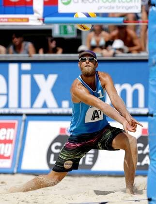 BEACHVOLLEYBALL - CEV EM 2013 KLAGENFURT,AUSTRIA,31.JUL.13 - DIVERS, BEACHVOLLEYBALL - CEV Europameisterschaft, Herren. Bild zeigt Stefan Gunnarsson (SWE). 