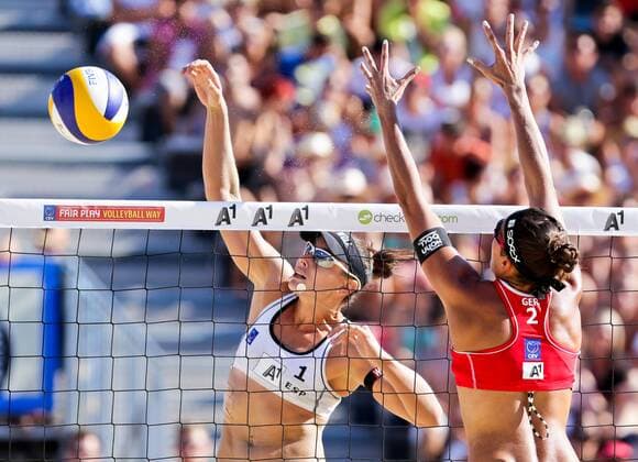 BEACHVOLLEYBALL - CEV EM 2013 KLAGENFURT,AUSTRIA,03.AUG.13 - DIVERS, BEACHVOLLEYBALL - CEV Europameisterschaft, Damen. Bild zeigt Liliana Fernandez-Steiner (ESP). 